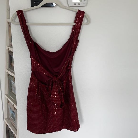 Dress - Picture 2 of 4